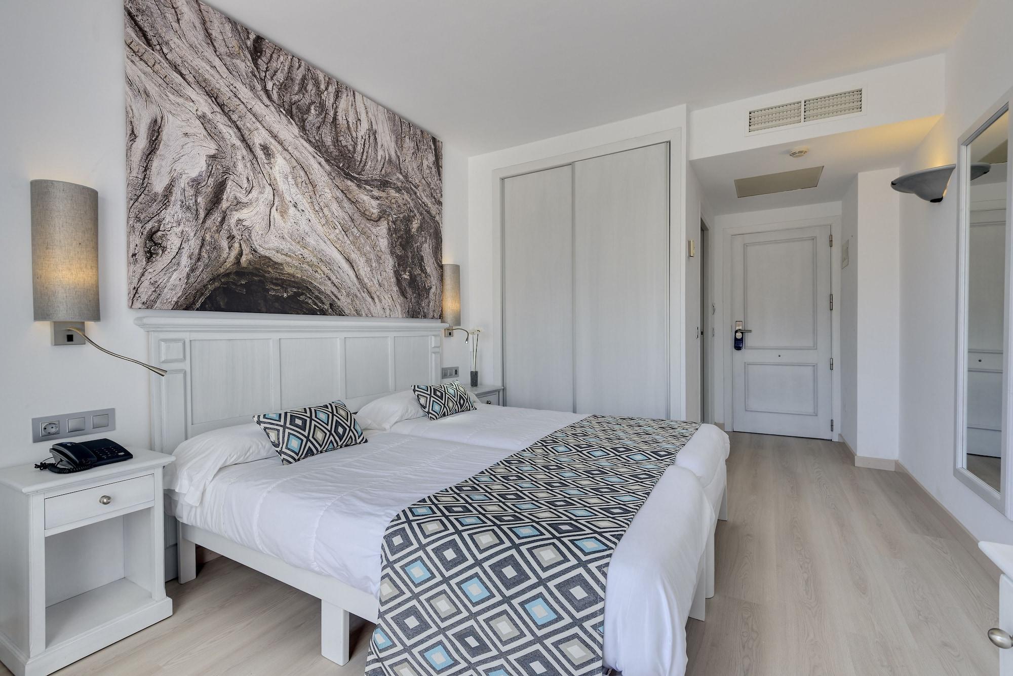 Cala Millor Garden Hotel - Adults Only Екстериор снимка